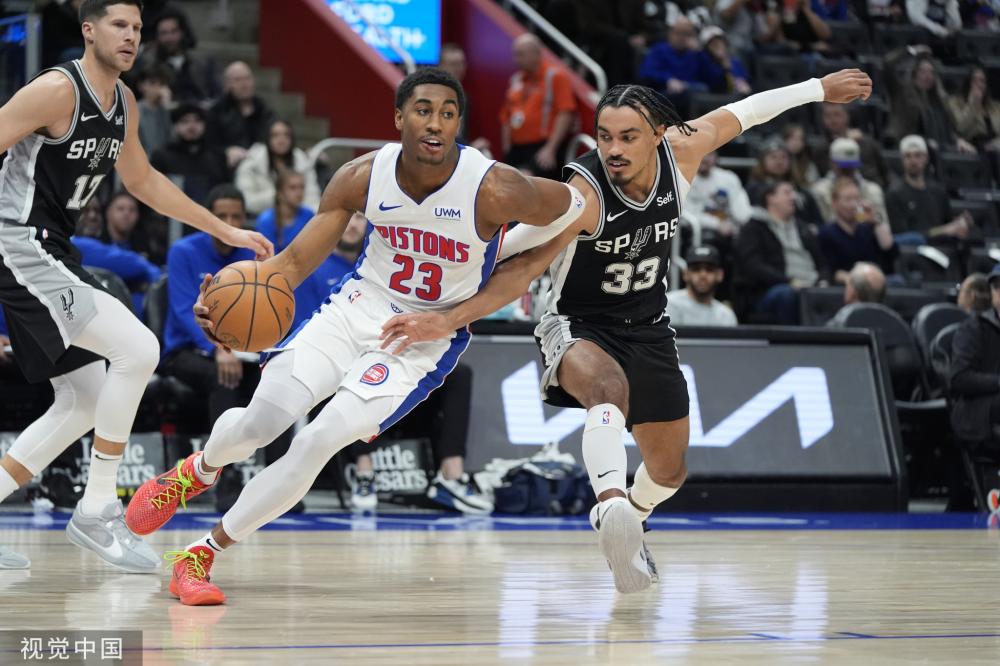 在接受采访 在接受采访