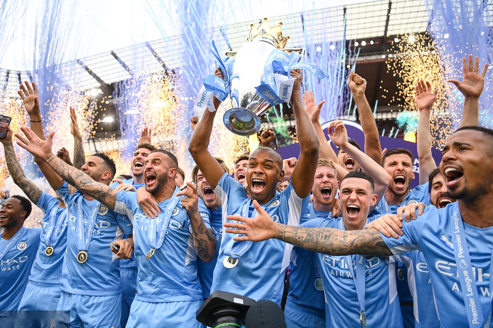 献帮助球队 献帮助球队